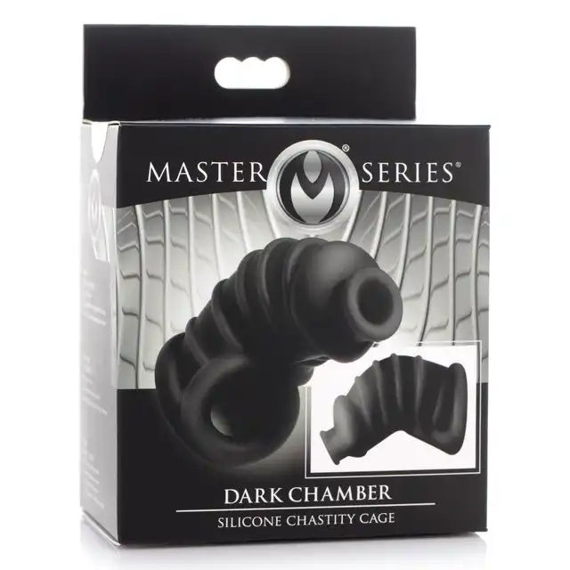 Master Series - Dark Chamber. Unikalny silikonowy pas cnoty z otworem na jądra. Idealne dopełnienie gry wstępnej. 