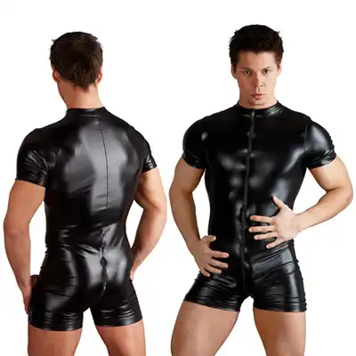 Svenjoyment - Playsuit. Kombinezon czarny wetlook.