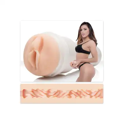 Fleshlight Girls - Adriana Chechik. Sztuczna pochwa nr 1 na świecie!