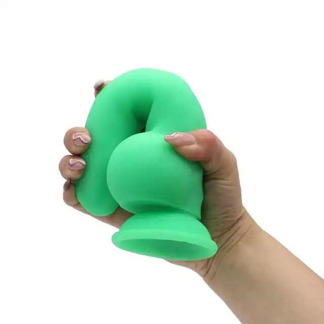 Chisa - Orange Dildo Deluxe 01 - dildo w neonowym kolorze. Bezwonny, płynny silikon. Pomarańcz