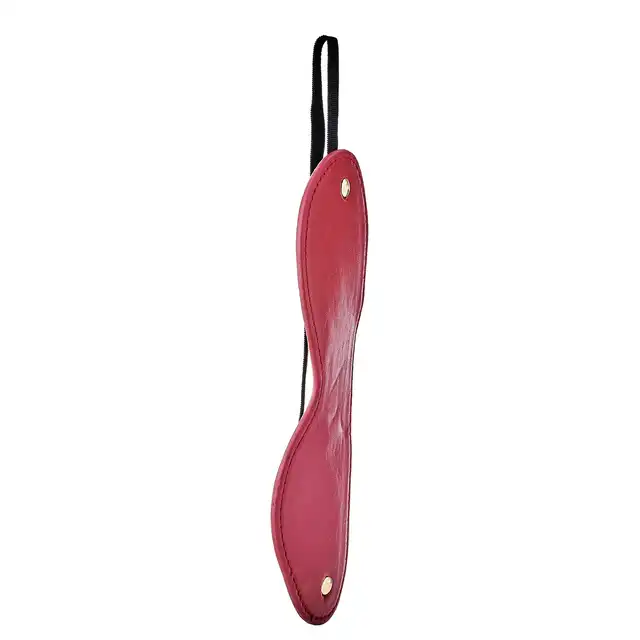 Blaze - Elite Eye Mask Red. Elitarna maska na oczy wykonana ze sztucznej skóry w kolorze czerwonym. Eleganckie złote elementy. 