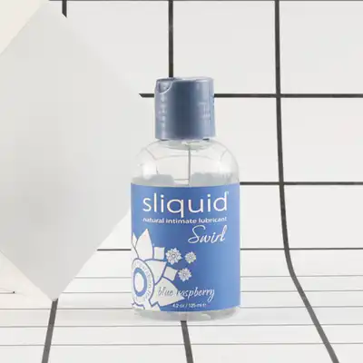 Sliquid - Naturals Swirl Blue Raspberry 125 ml. Wodny lubrykant o niesamowitym smaku błękitnej maliny