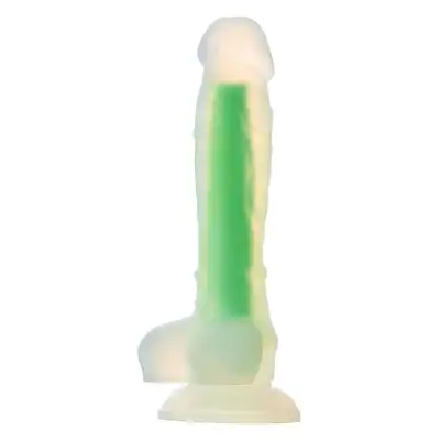 Radiant - Soft Silicone Glow In The Dark Dildo Small Green 17,5 cm. Silikonowe dildo w kształcie penisa z mocną przyssawką. Świeci w ciemnościach. 