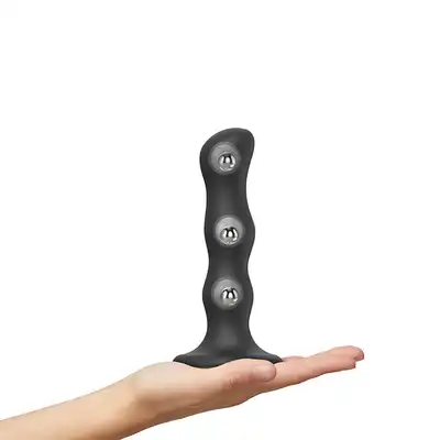 Strap-On-Me - Dildo Geisha Ball Black M. Super stymulujące dildo z drgającymi kulkami w środku. Połączenie dilda z kulkami gejszy, unikatowy produkt