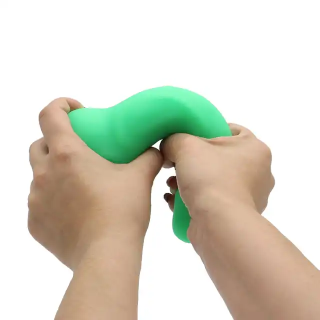Chisa - Orange Dildo Deluxe 01 - dildo w neonowym kolorze. Bezwonny, płynny silikon. Pomarańcz