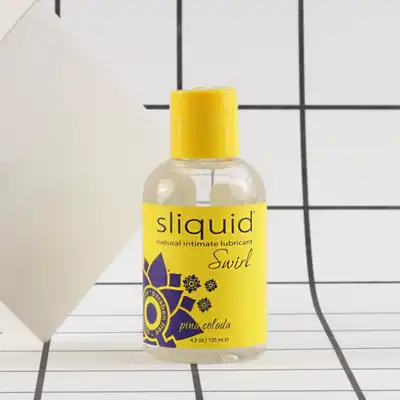 Sliquid - Naturals Swirl Lubricant Pina Colada 125 ml. Aromatyzowany lubrykant na bazie wody o smaku pina colady 