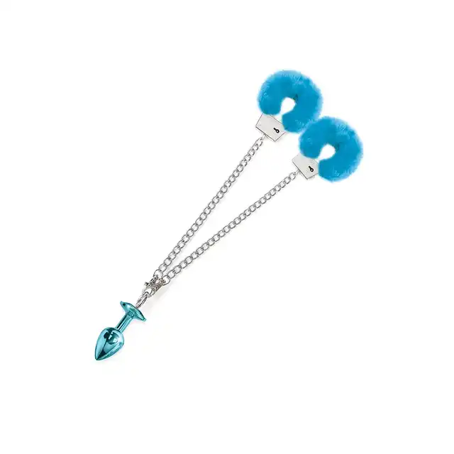 Nixie - Metal Butt Plug &amp; Furry Handcuffs Blue Metallic. Innowacja na rynku, zmysłowe połączenie wtyczki analnej z kajdankami na łańcuszku