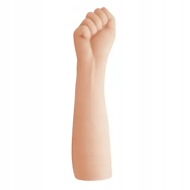 Pretty Love - Iron Fist 14'. Duże dildo w kształcie realistycznej pięści i przedramienia. Penetracja do granic możliwości