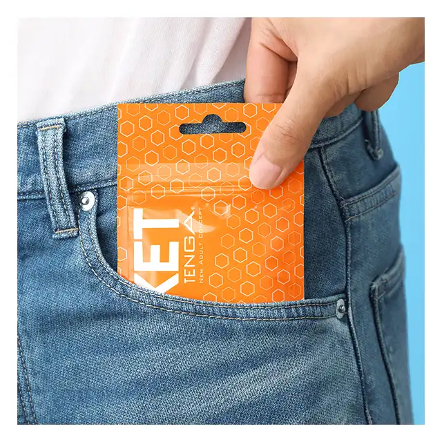Tenga - Pocket Stroker Hexa Brick. Mini masturbator z wypustkami w kształcie plastrów miodu, intensywne doznania