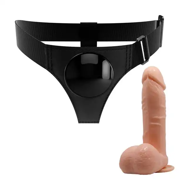 Pretty Love - Tom Harness Briefs. Realistyczne dildo z mocną przyssawką, regulowana uprząż strapon w zestawie