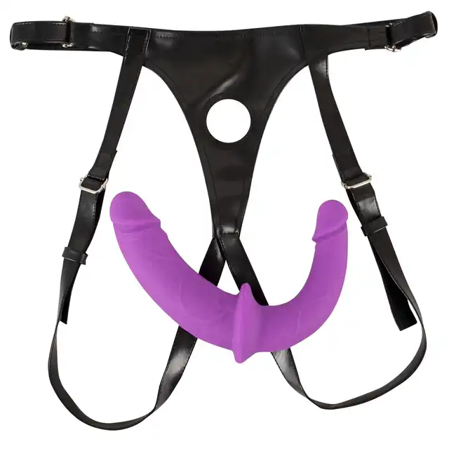 Sweet Smile - Super Soft Double Strap-On. Regulowany pas strap-on z podwójnym dildo, ultra gładki materiał. Podwójna przyjemność
