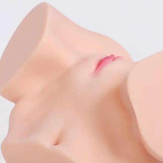 Kokos - Onahole. Hiperrealistyczny masturbator z rozchylonymi udami. Wyraźnie wzmocniona realność i stymulacja