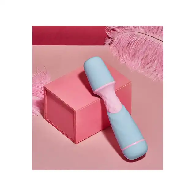FemmeFunn - Ffix Wand Blue. Niewielka magiczna różdżka o potężnych wibracjach, urocza kolorystyka i design 