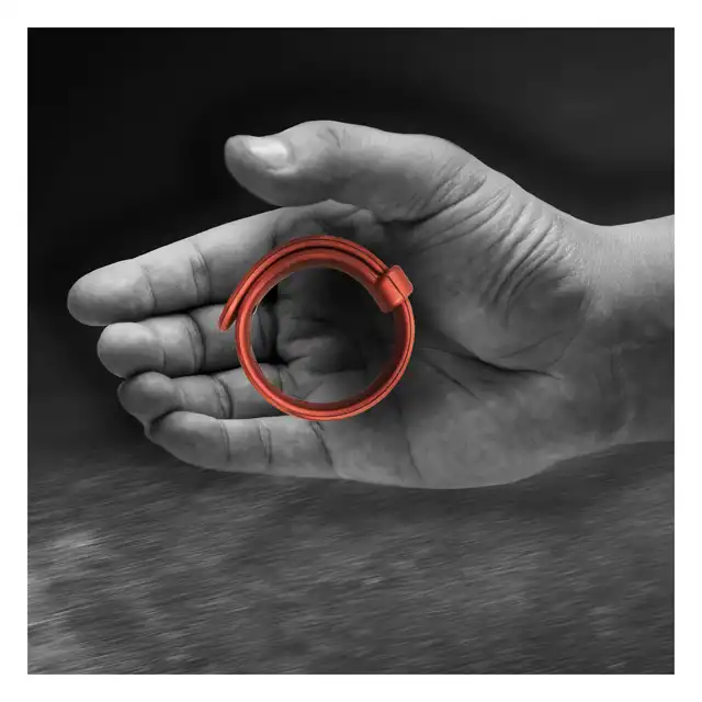 Velv'Or - Rooster Jason Size Adjustable Firm Strap Design Cock Ring Red - czerwony ring na penisa z opcją regulacji. Dopasuj swój rozmiar perfekcyjnie!