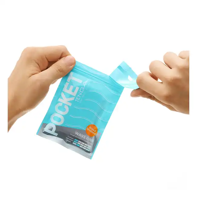 Tenga - Pocket Stroker Wave Line. Kieszonkowy masturbator z poprzecznymi falami żłobień, super rozciągliwy, incognito