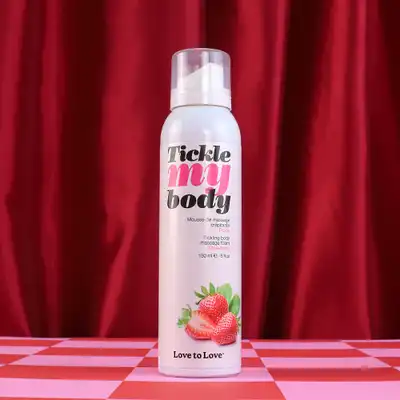 Love To Love - Tickle My Body Massage Foam Strawberry. Gęsta pianka do masażu z efektem mrowienia o zapachu soczystej truskawki