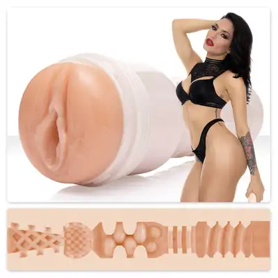 Fleshlight Girls - Kissa Sins Insatiable. Wysokiej klasy masturbator z odlewem waginy ponętnej gwiazdy porno, liczne żłobienia i wypustki