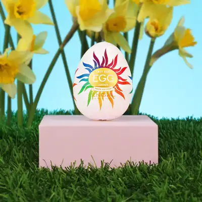 Tenga - Shiny Egg. Kompaktowy, kieszonkowy masturbator w formie mini jajeczka. Żebrowanie, wypustki i super rozciągliwy materiał