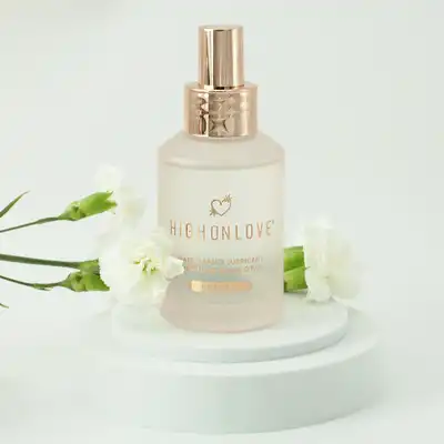 High On Love - Water-Based Lubricant 100 ml. Luksusowy lubrykant z olejkiem z nasion konopi. Doskonały poślizg i nawilżenie. 