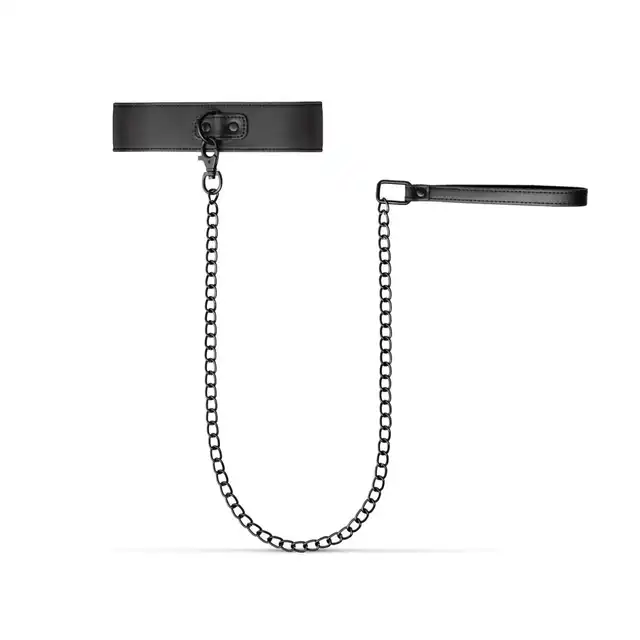 Bedroom Fantasies - Collar &amp; Leash One Size. Wegańska skórzana obroża z metalową smyczą, regulowany rozmiar i wysokiej jakości materiały