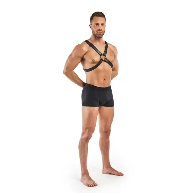 Bedroom Fantasies - Lionel Bondage Harness. Prosta uprząż męska na klatkę piersiową, minimalistyczny design z czarnej eleganckiej skóry