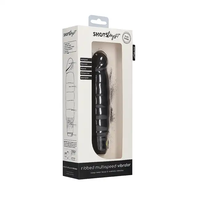 Shots Toys - Ribbed Multispeed Vibrator  Black. Klasyczny, silikonowy wibrator z regulacją intensywności wibracji, zasilany na baterie, o teksturowanej powierzchni