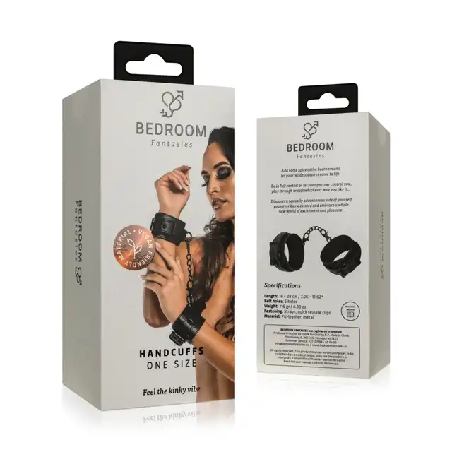 Bedroom Fantasies - Handcuffs One Size. Regulowane kajdanki na nadgarstki w klasycznej połyskującej czerni, z wegańskiej syntetycznej skóry