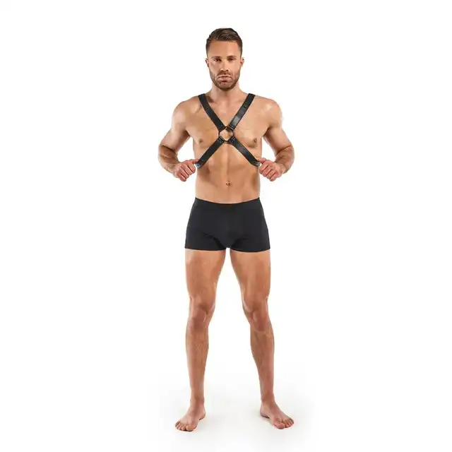 Bedroom Fantasies - Lionel Bondage Harness. Prosta uprząż męska na klatkę piersiową, minimalistyczny design z czarnej eleganckiej skóry