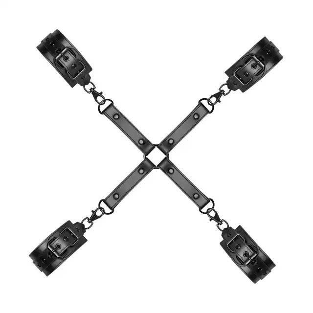 Bedroom Fantasies - Hogtie &amp; Cuffs Set. Czarny, skórzany zestaw do krępowania z krzyżakiem i dwoma parami kajdanek na nadgarstki i kostki, wegański