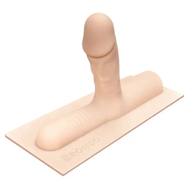 Cowgirl - Bronco Silicone Attachment. Cielista nakładka na sexmaszynę z profilowanym dildem. 