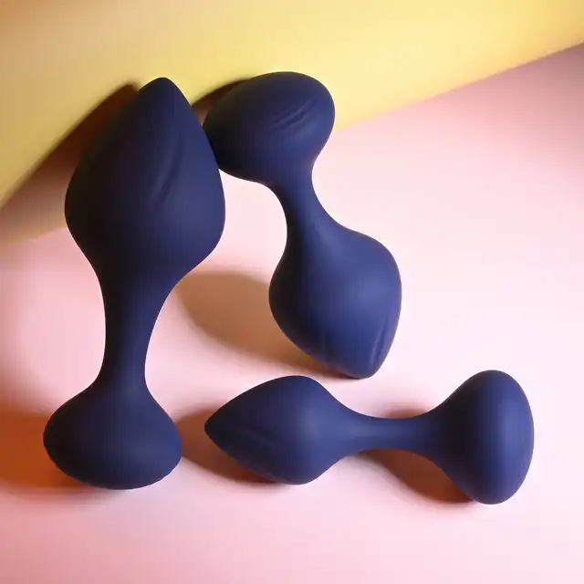 Playboy - Tail Trainer - aksamitnie gładkie wtyczki analne. Zestaw treningowy od luksusowej marki!