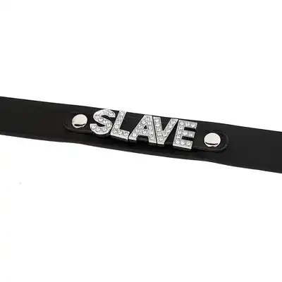 O-Products - Deluxe Collar Slave. Skórzana obroża z kryształkami i napisem SLAVE, odkryj nowe aspekty dominacji i uległości