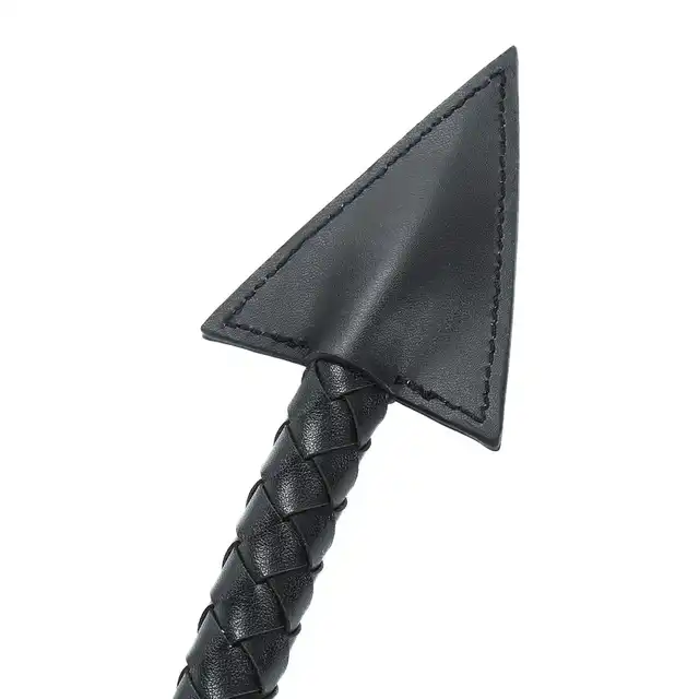 Oproducts - Devil Tail Buttplug and Weaved Whip. Wtyczka analna z batem w kształcie ogonka diabełka. Intrygujący dodatek do sesji BDSM