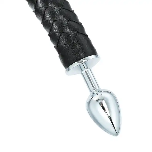Oproducts - Devil Tail Buttplug and Weaved Whip. Wtyczka analna z batem w kształcie ogonka diabełka. Intrygujący dodatek do sesji BDSM