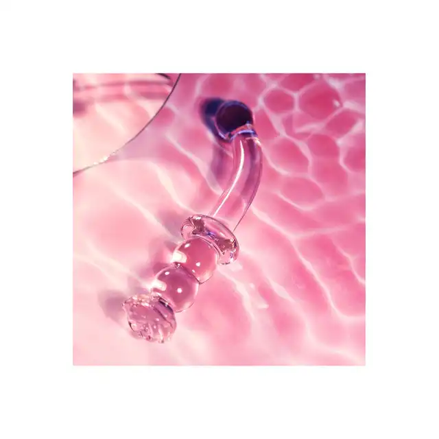 Glaze Glass - Rosebud G-Spot. Efektowne szklane dildo do stymulacji punktu G. Z elegancką szklaną różyczką 