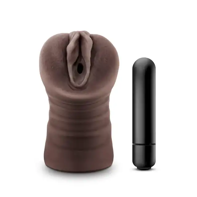 Hot Chocolate - Brianne Chocolate. Realistyczny masturbator z cyberskóry. Wibrujący bullet dla intensywnych doznań. Doskonała jakość i realistyczny odlew!