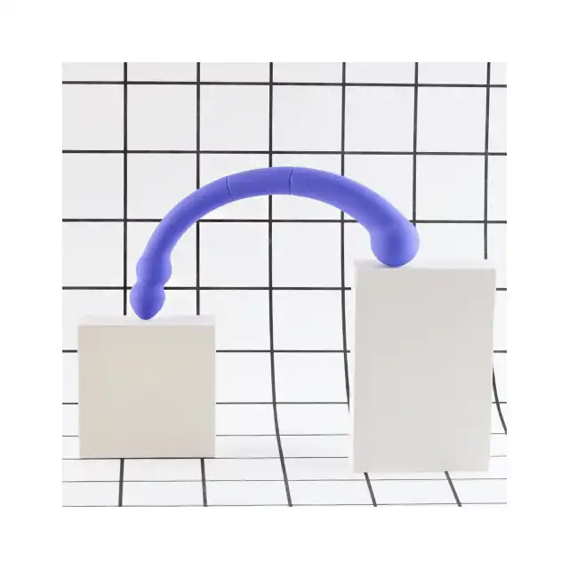 Good Vibes Only - Double End Vibrator Leah - Purple. Wibrator podwójny, o 10 cudownych trybach wibracji, wykończone ultra gładkim silikonem
