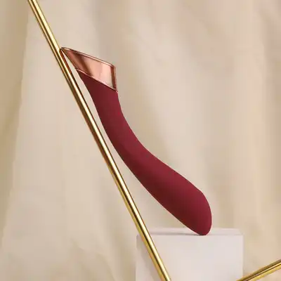 Viotec - Manto G-Spot Massager Red. Wibrator do punktu G z intuicyjnym ekranem LCD, stylowy i jakościowy dodatek do kolekcji