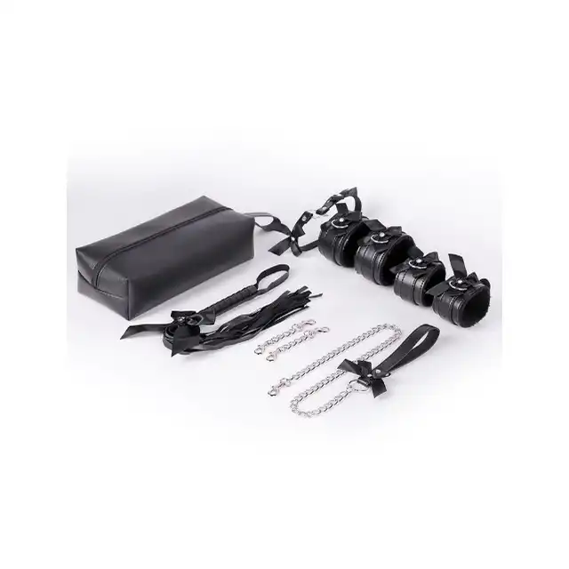 BDSM Good Girl - Set 4 pcs With Storage Bag. Elegancki zestaw do wiązania typu BDSM. 10 elementów, które zachwycą Twoje zmysły. 