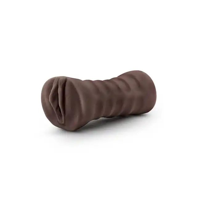 Hot Chocolate - Brianne Chocolate. Realistyczny masturbator z cyberskóry. Wibrujący bullet dla intensywnych doznań. Doskonała jakość i realistyczny odlew!