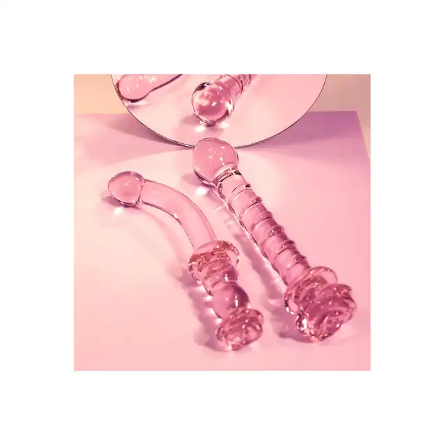 Glaze Glass - Rosebud G-Spot. Efektowne szklane dildo do stymulacji punktu G. Z elegancką szklaną różyczką 
