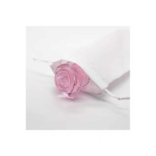 Glaze Glass - Rosebud Beaded Dildo 20 cm. Niezwykłe różowe, profilowane szklane dildo z ozdobną różyczką. Uroczy i elegancki prezent. 