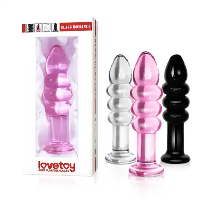 Lovetoy - Plug 5.5" Glass Romance. Czarny, szklany plug analny o żebrowanej teksturze i szerokiej podstawie. 14 cm długości oraz 3,3 cm średnicy