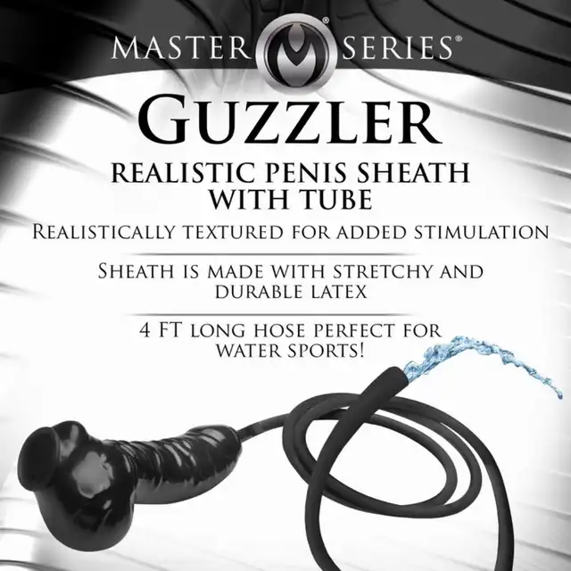 Master Series - Guzzler Realistic Latex Penis Sleeve with Hose. Czarna, lateksowa nakładka na penisa z wężem 122 cm do zabaw z pissingiem