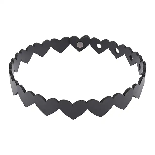 Sex &amp; Mischief - Heart Day Collar. Czarna obroża na szyję z serduszkami, choker z miękkiej sztucznej skóry z kluczykiem w kształcie serduszka