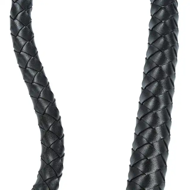 Oproducts - Devil Tail Buttplug and Weaved Whip. Wtyczka analna z batem w kształcie ogonka diabełka. Intrygujący dodatek do sesji BDSM