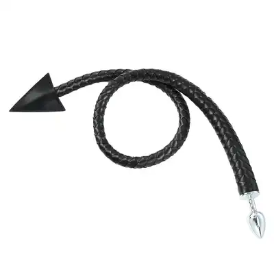 Oproducts - Devil Tail Buttplug and Weaved Whip. Wtyczka analna z batem w kształcie ogonka diabełka. Intrygujący dodatek do sesji BDSM