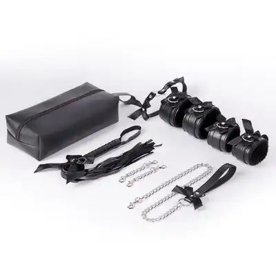 BDSM Good Girl - Set 4 pcs With Storage Bag. Elegancki zestaw do wiązania typu BDSM. 10 elementów, które zachwycą Twoje zmysły. 
