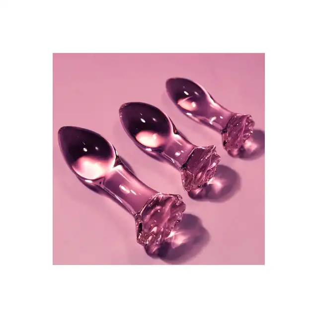 Glaze Glass - Rosebud Anal Training Set. Zestaw treningowy różowych, szklanych plugów analnych z ozdobnymi różami 