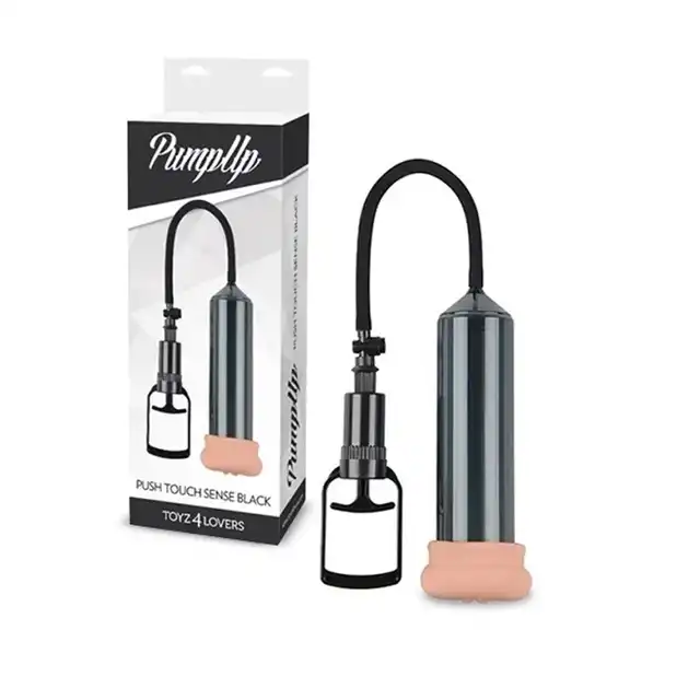 Pump Up - touch sense black. Pompka próżniowa do stymulacji i powiększania penisa, ciemny cylinder z rękawem w kształcie pochwy